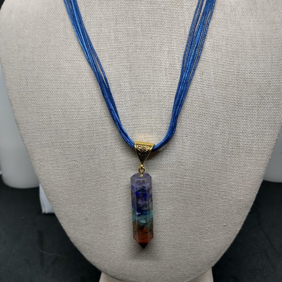 Energy Quartz point pendant necklace with Seven Chakra stones for Men or Women - Picture 4 of 13